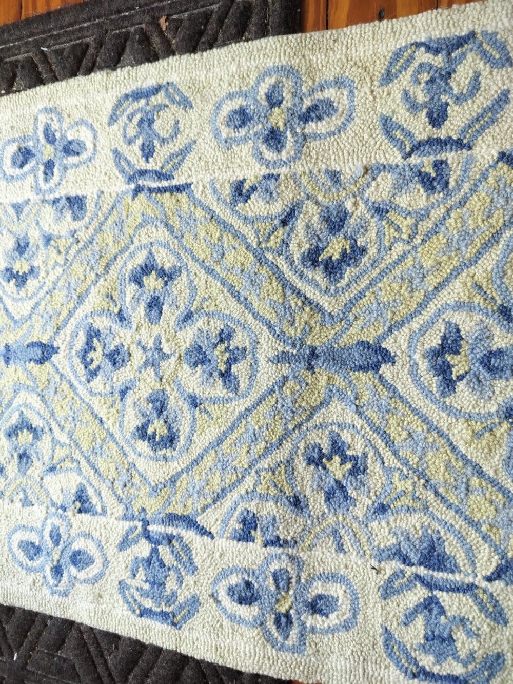 Small Floral Rug - Picture 2 of 5